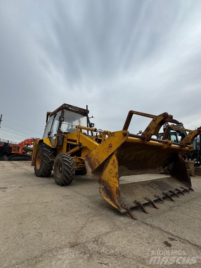 JCB 3 CX 反铲装载机