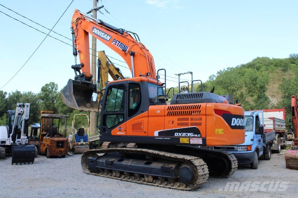 Doosan DX 235 NLC-5 履带挖掘机