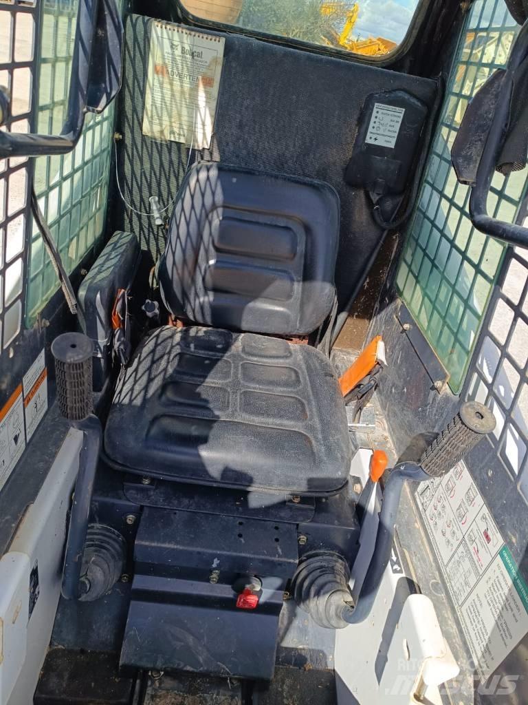Bobcat 463 滑移装载机