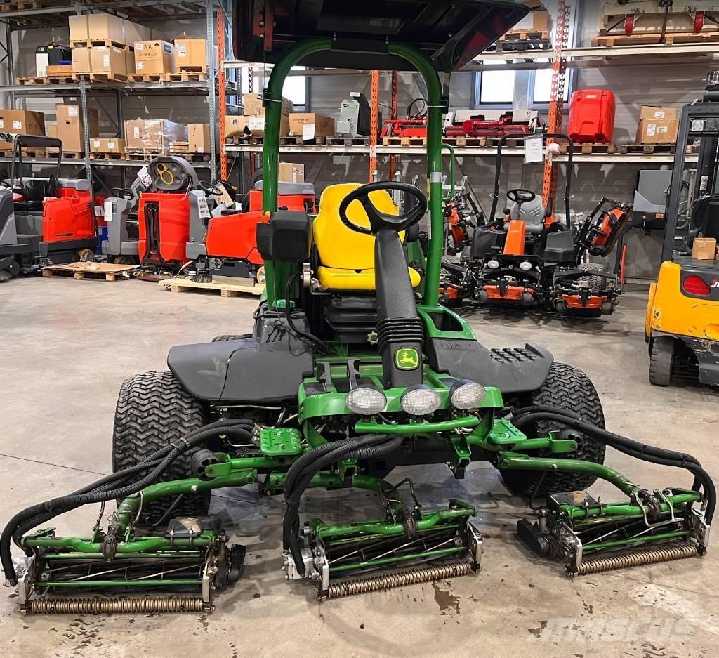 John Deere 7500A 球道割草机