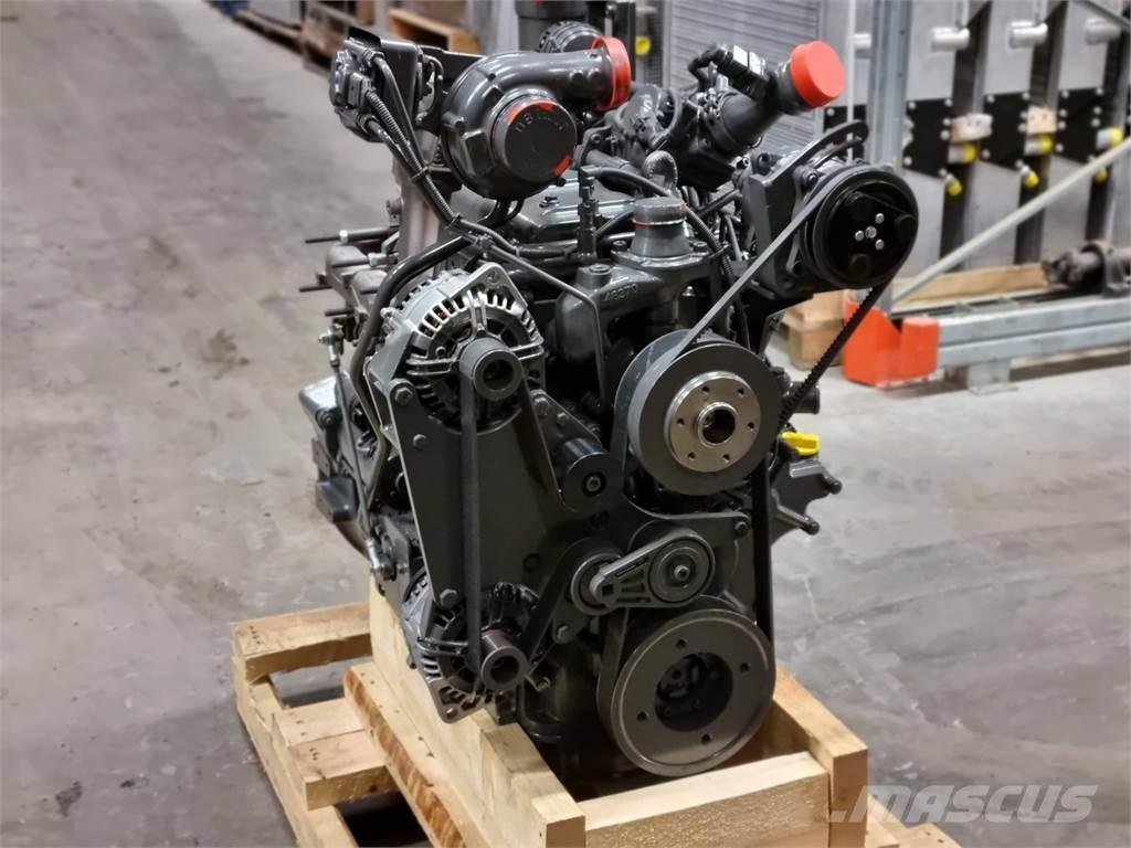 Komatsu 49 AWF 发动机