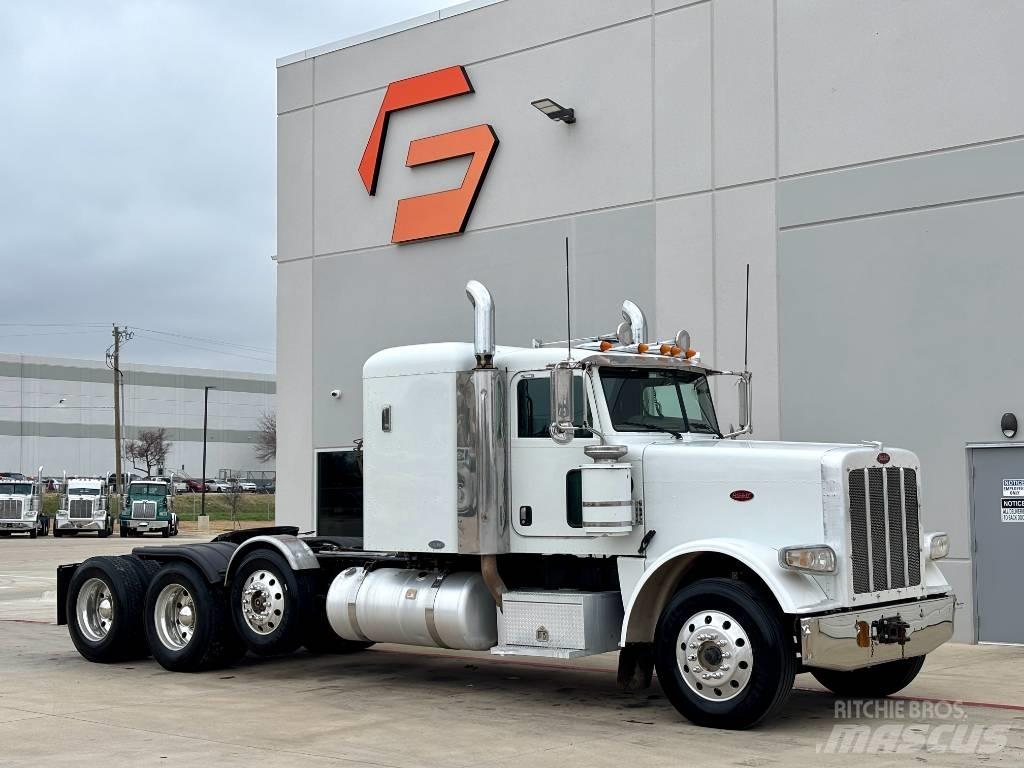 Peterbilt 388 牵引车