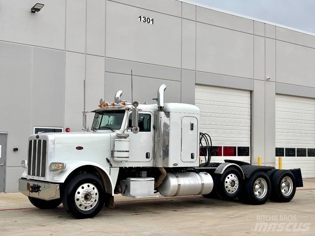 Peterbilt 388 牵引车