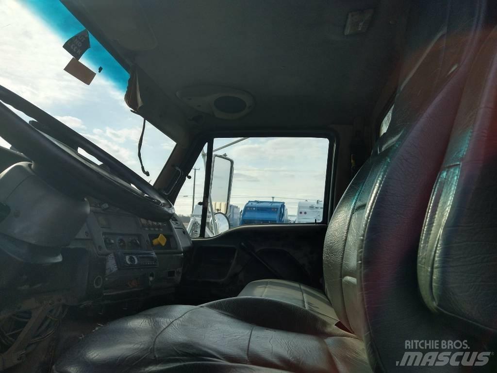 Sterling ACTERRA 垃圾车