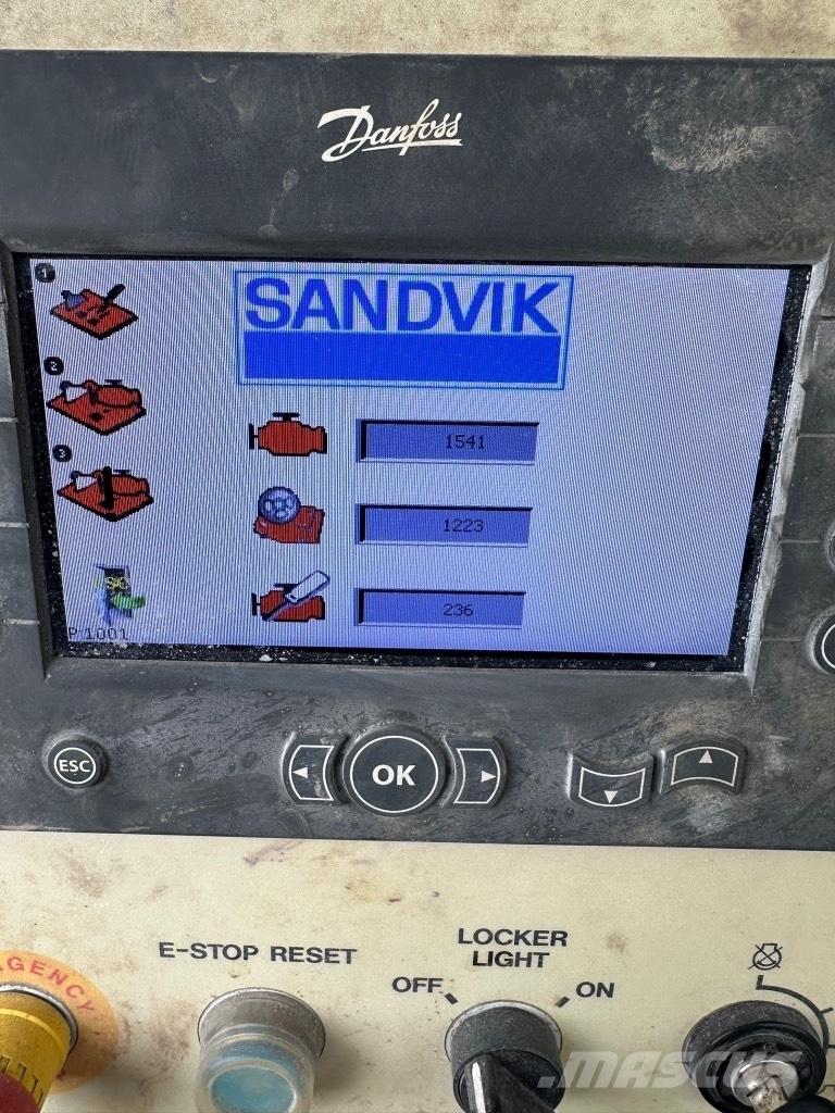 Sandvik QJ 241 移动式破碎机