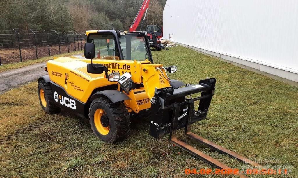 JCB 525-60 伸缩臂叉装车|叉装车