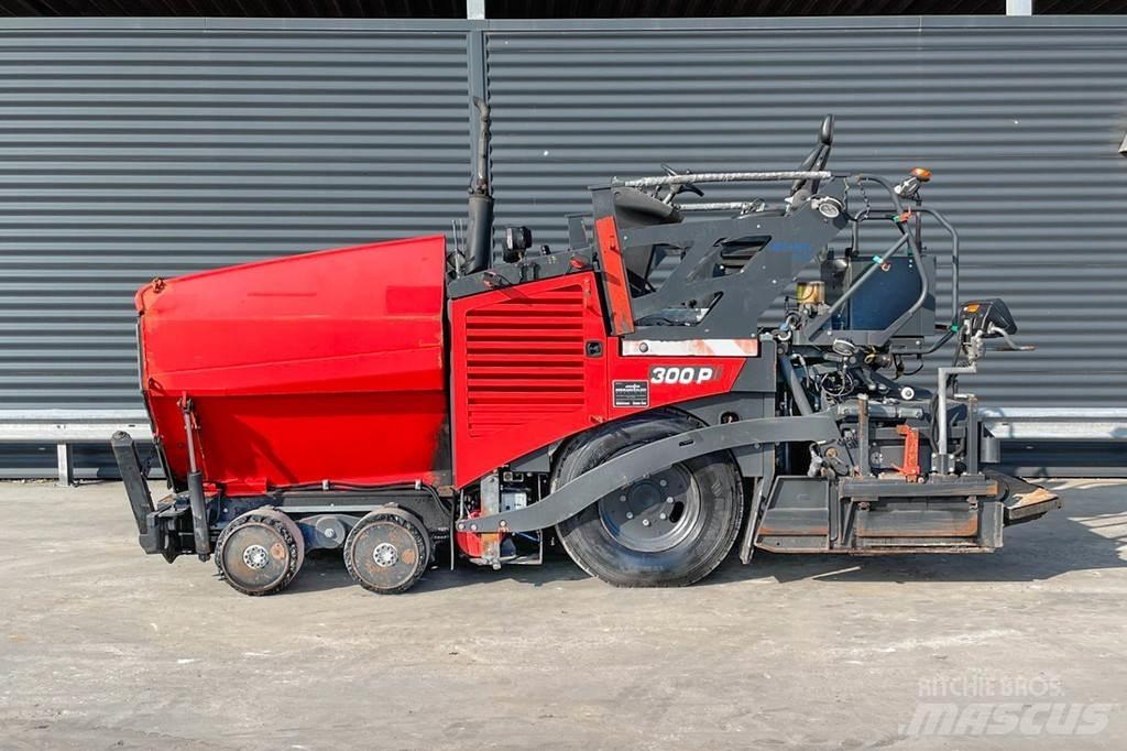 Bomag BF 300 P 沥青摊铺机