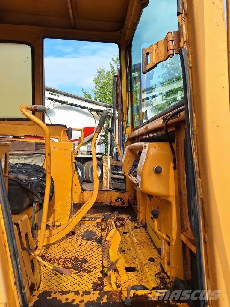 Komatsu D45-1 履带式推土机