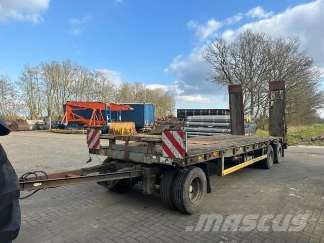 Bertoja 3 Assen 木材拖车