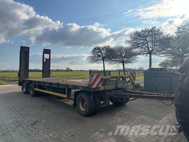 Bertoja 3 Assen 木材拖车