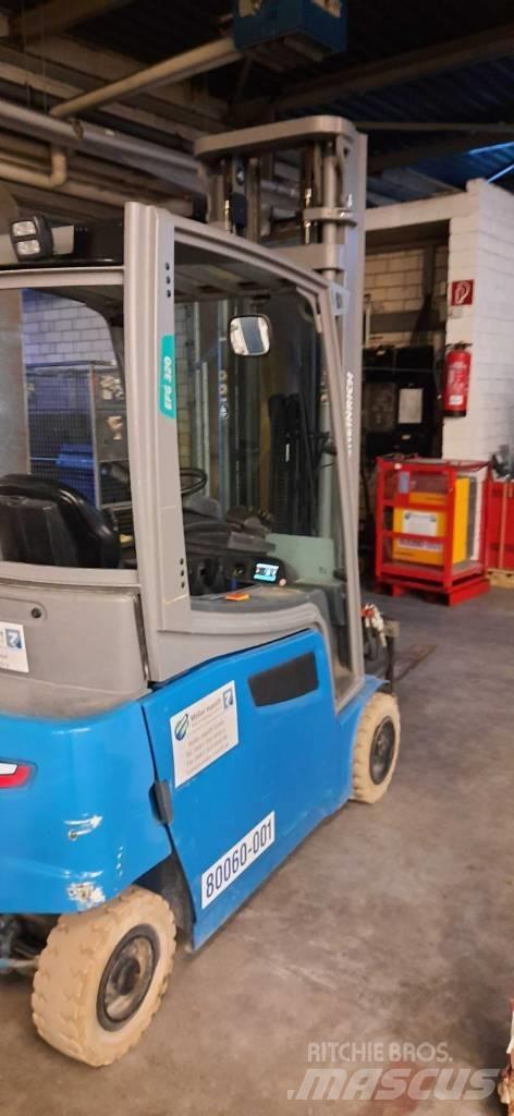 Jungheinrich EFG 320 电动叉车