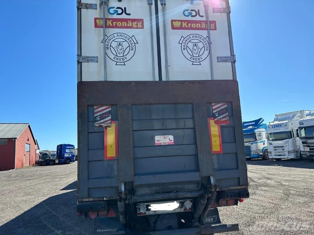 Närko D4YB11N11 厢式拖车