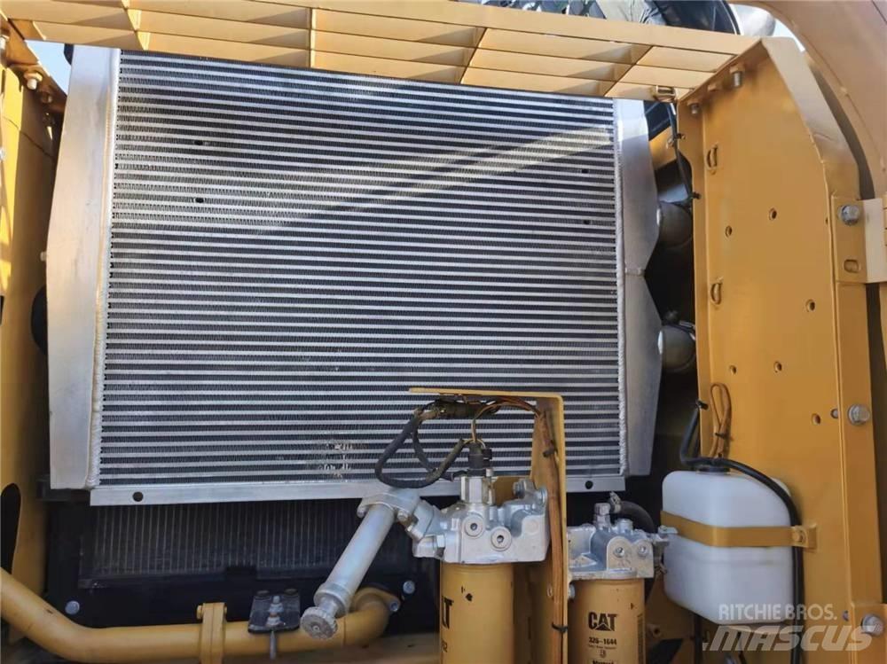 CAT 326D 履带挖掘机