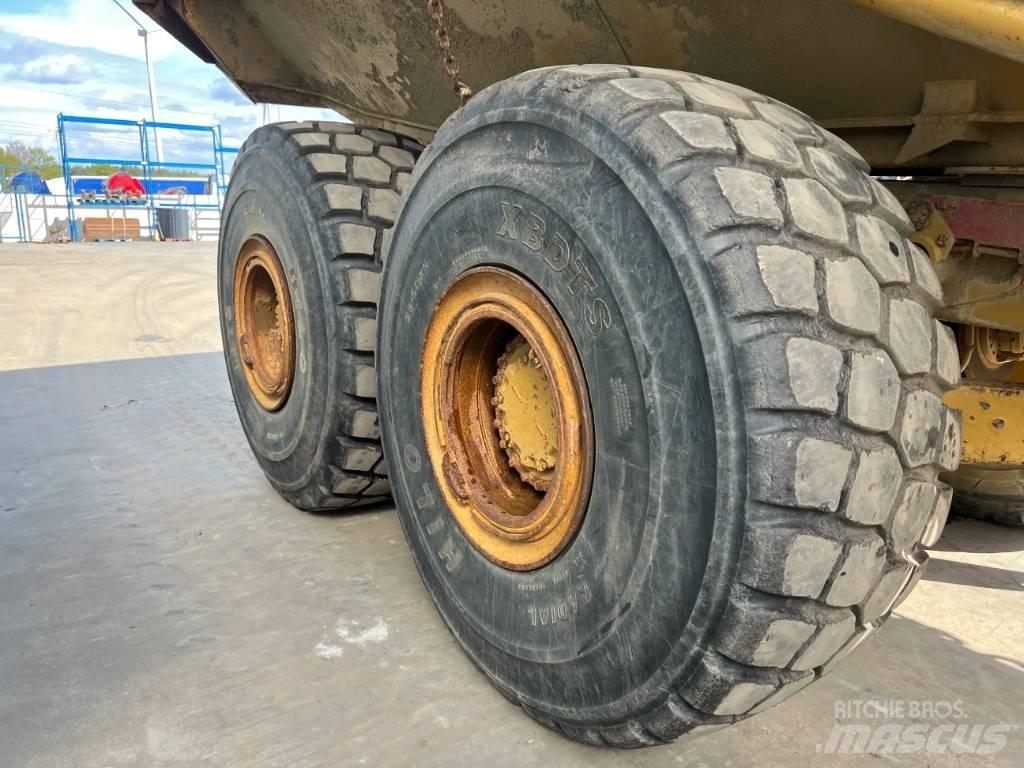 CAT 740 铰接式自卸车