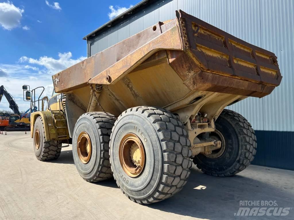 CAT 740 铰接式自卸车