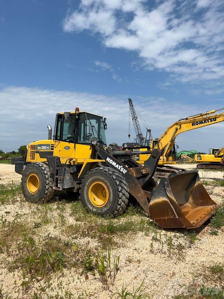 Komatsu WA 250 PZ-6 轮式装载机
