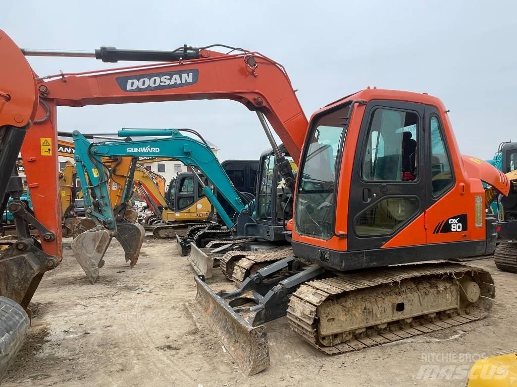 Doosan DX80 小型挖掘机