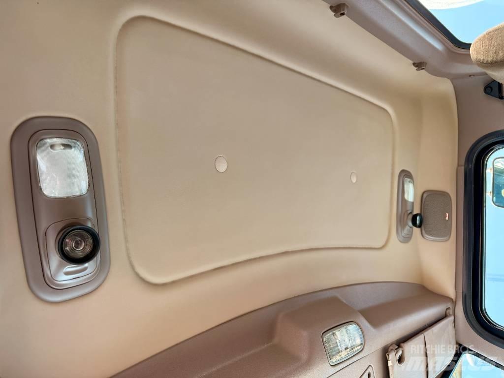 Peterbilt 388 牵引车