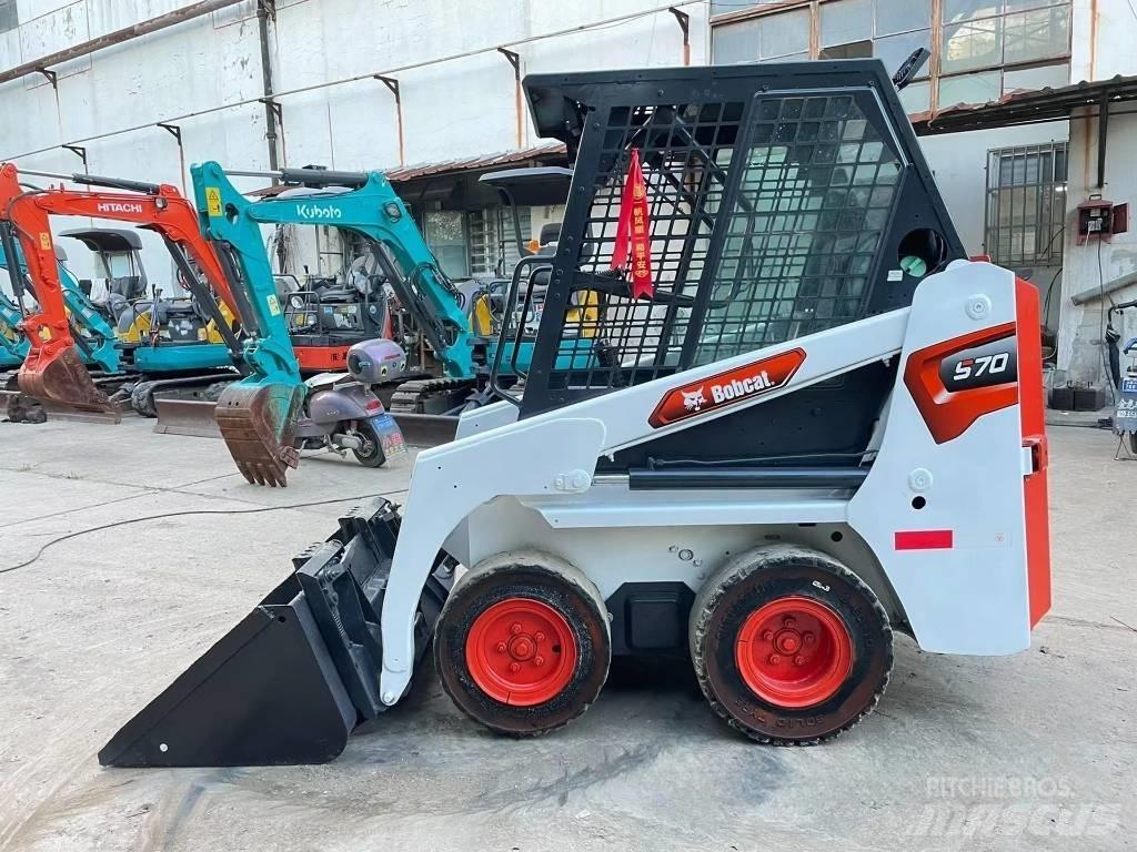 Bobcat S70 滑移装载机