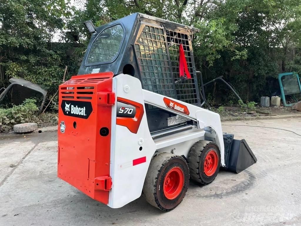 Bobcat S70 滑移装载机