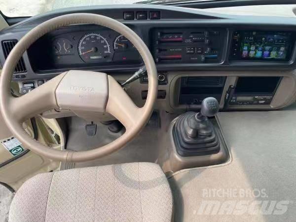 Toyota Coaster Bus 迷你巴士