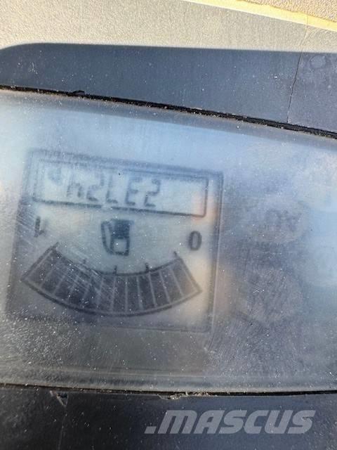 JCB 8018 CTS 小型挖掘机