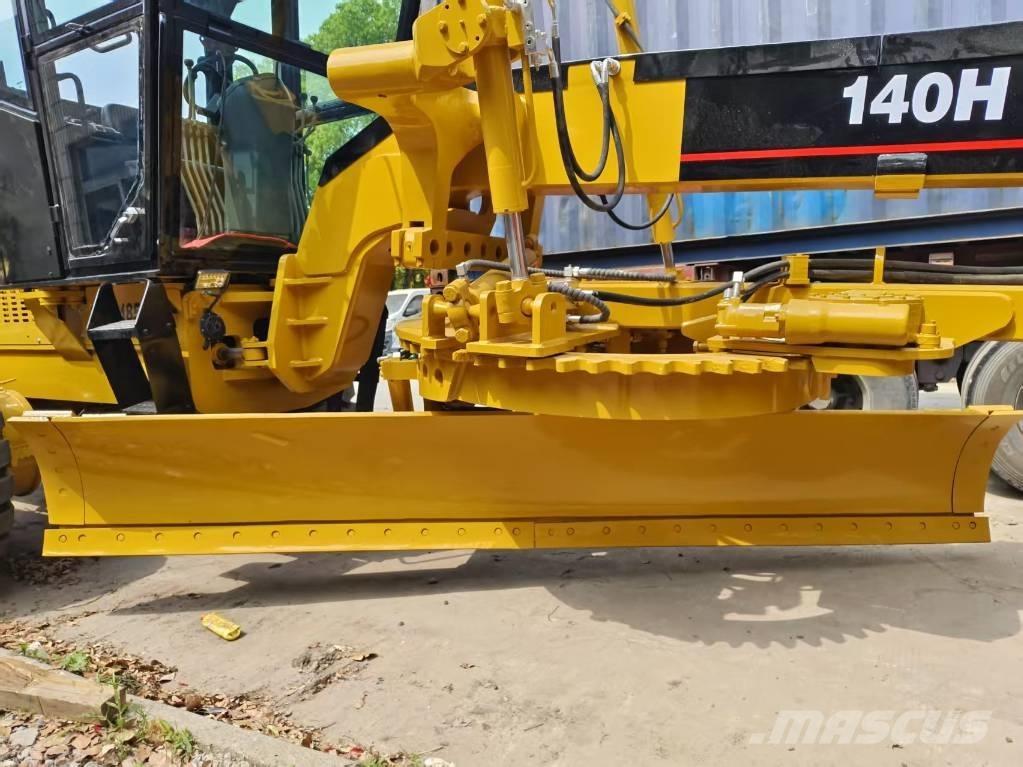 CAT 120 H 平地机/推土机