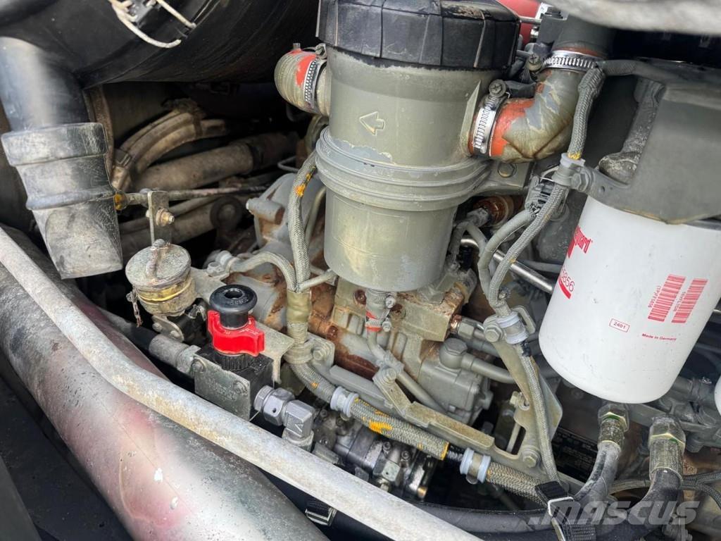 Sennebogen 818M 工业挖掘机