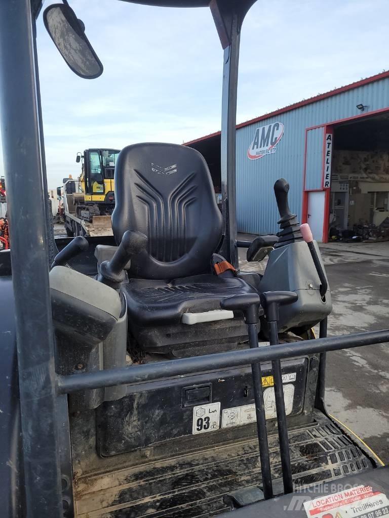 Yanmar Vio 27 小型挖掘机