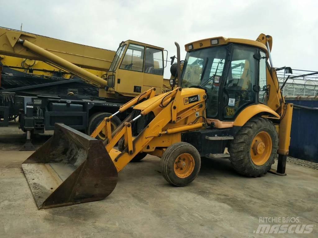 JCB 3CX 反铲装载机