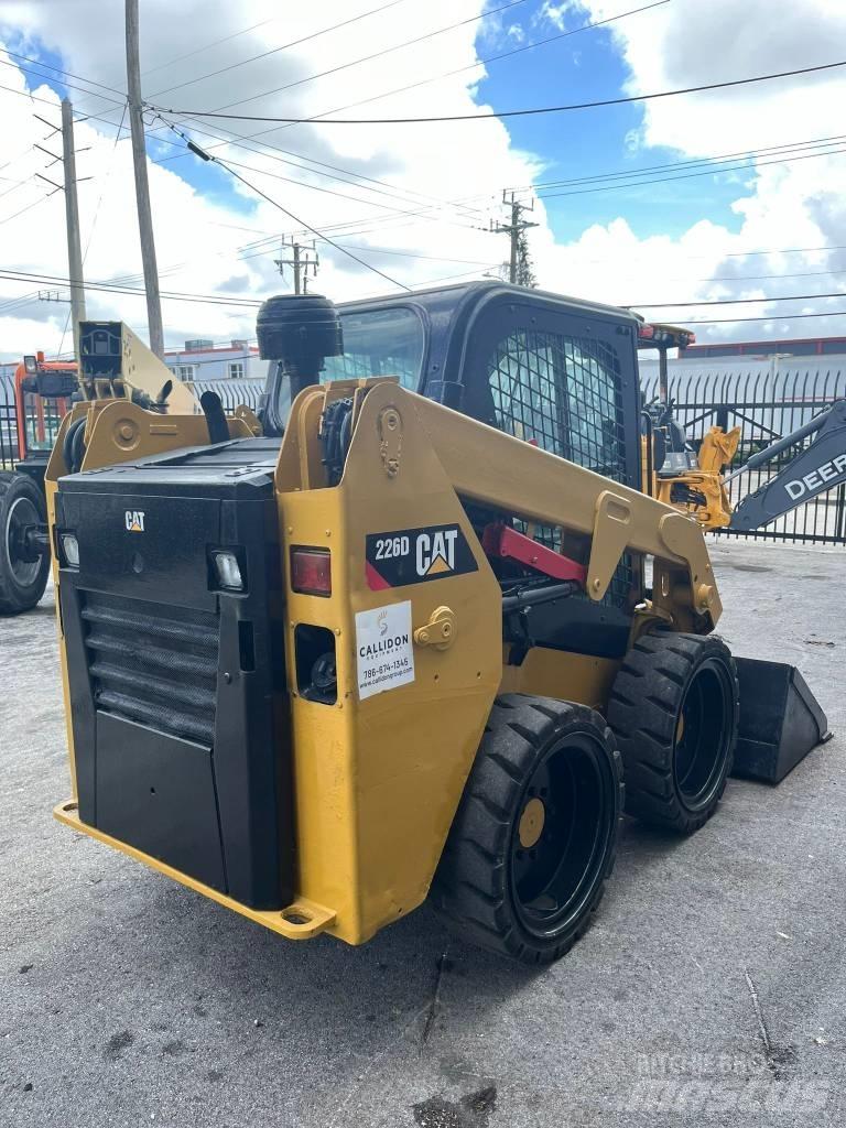 CAT 226 D 滑移装载机