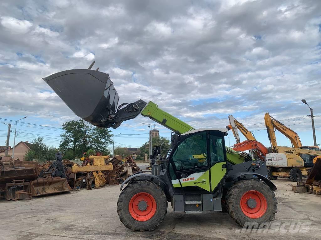 CLAAS Scorpion 732 电动叉车