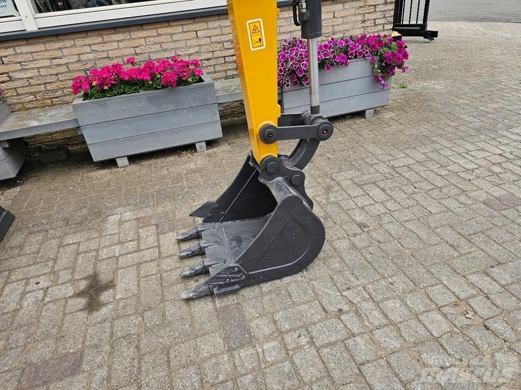 XCMG XE27U 小型挖掘机
