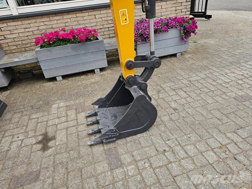 XCMG XE27U 小型挖掘机