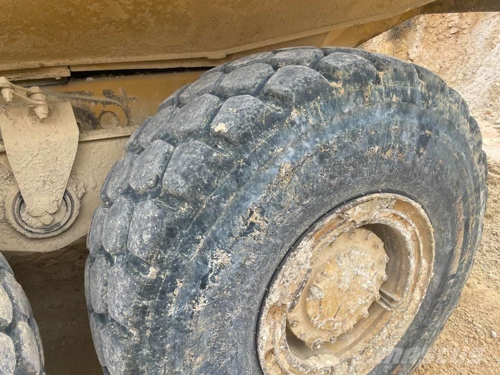 CAT 730 铰接式自卸车