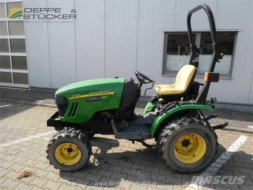 John Deere 2320 小型拖拉机