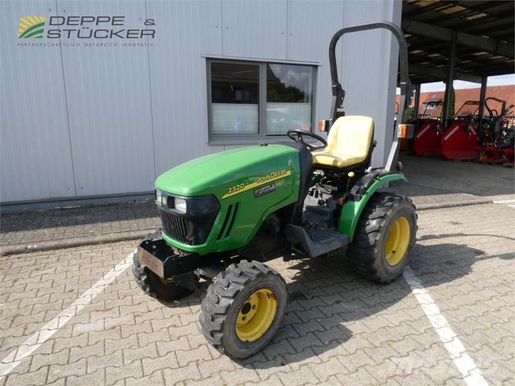 John Deere 2320 小型拖拉机