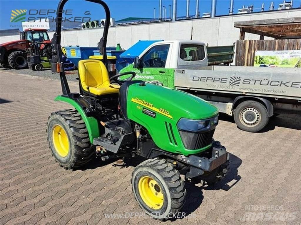 John Deere 2320 小型拖拉机