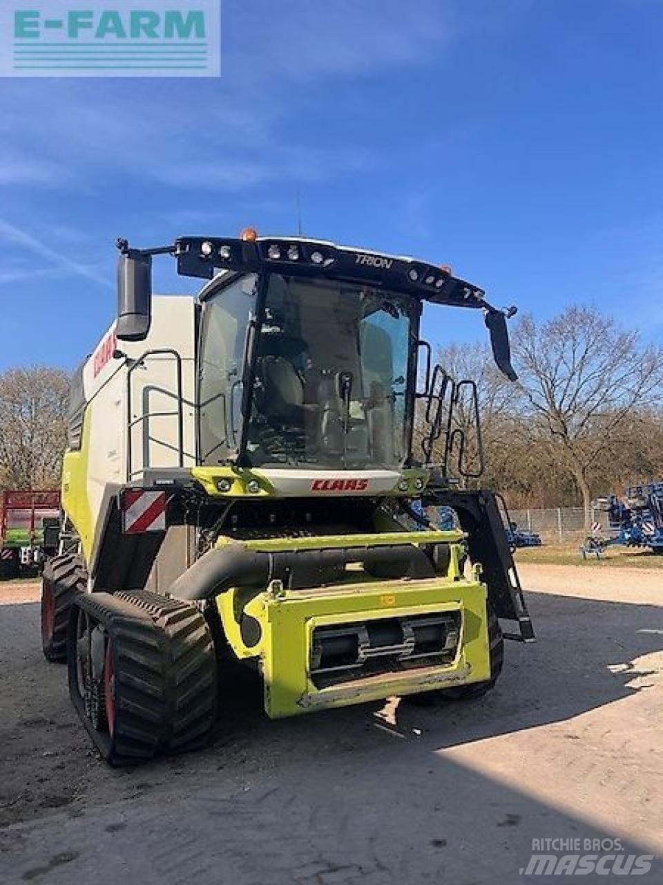 CLAAS trion 730tt 联合收割机