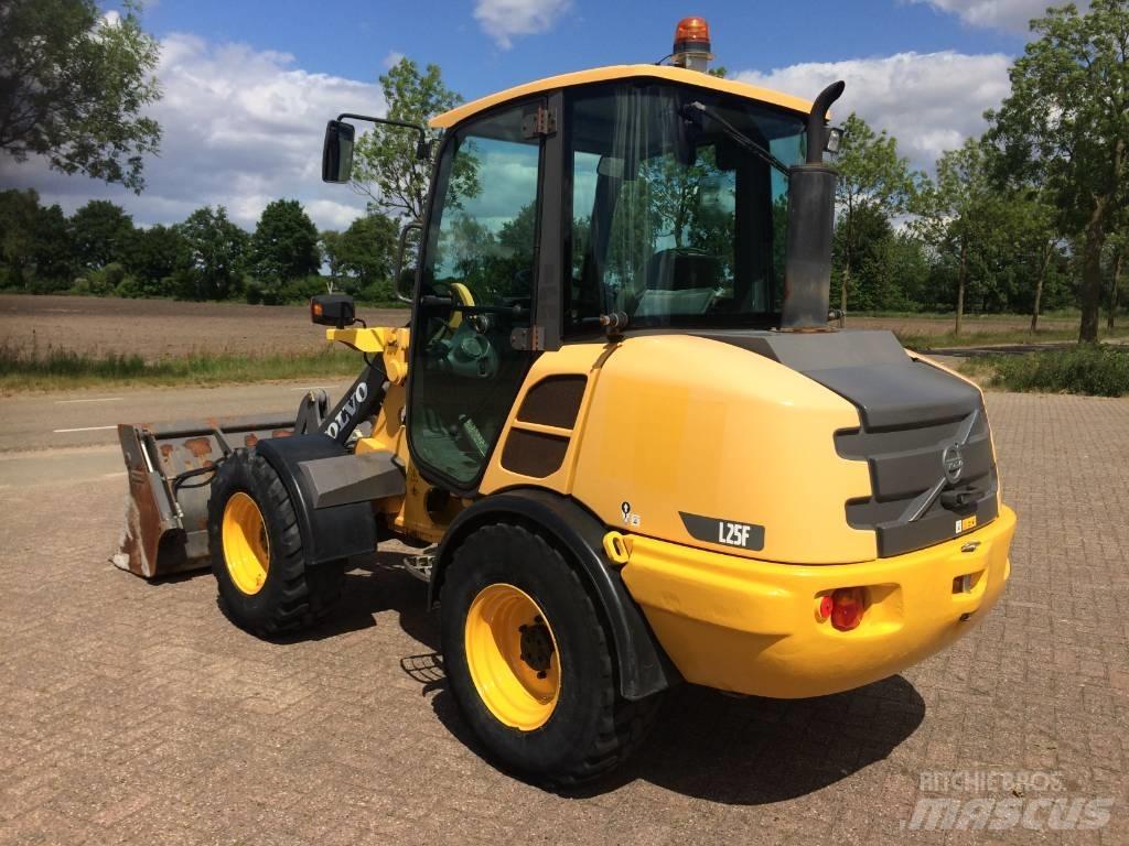 Volvo L 25 F 轮式装载机
