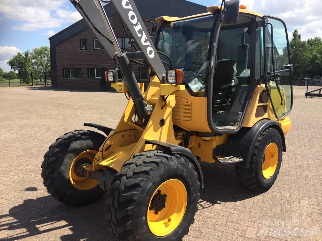 Volvo L 25 F 轮式装载机
