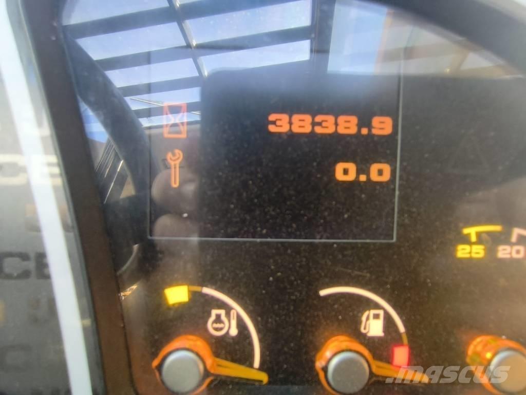JCB 535-95 伸缩臂叉装车|叉装车