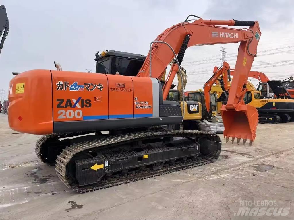 Hitachi ZX 200 履带挖掘机