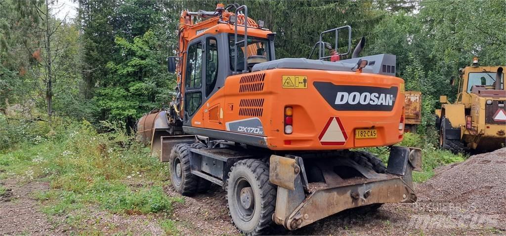 Doosan DX170W 轮式挖掘机
