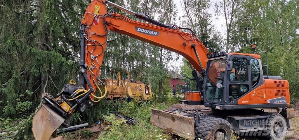 Doosan DX170W 轮式挖掘机
