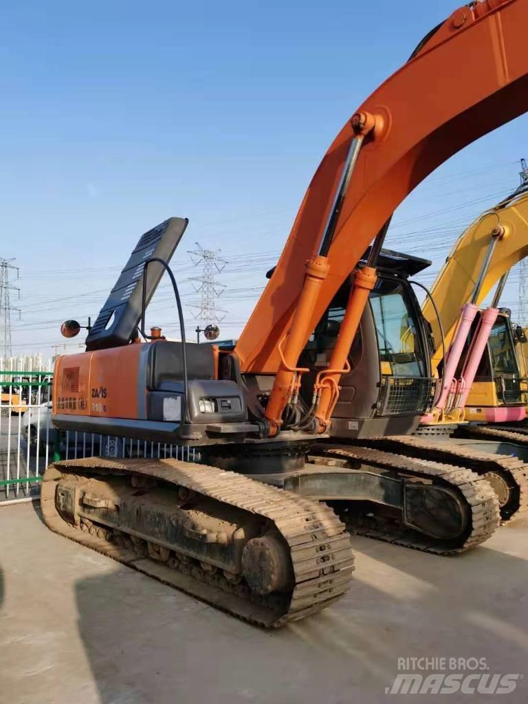 Hitachi ZX 210 履带挖掘机