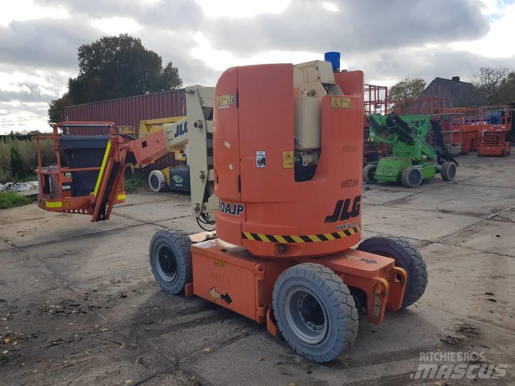 JLG E300 AJP 曲臂高空工作平台