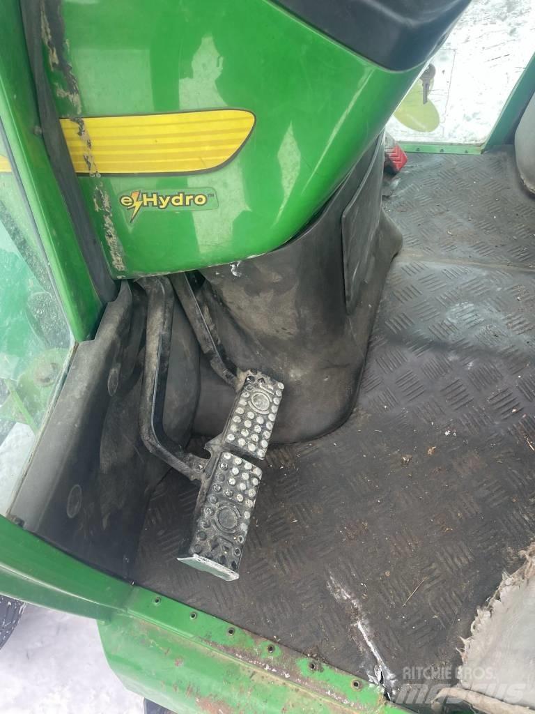 John Deere 4410 小型拖拉机