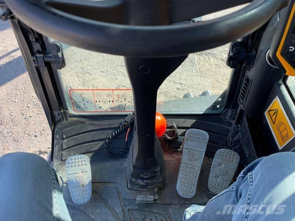 JCB JS 175 W 轮式挖掘机