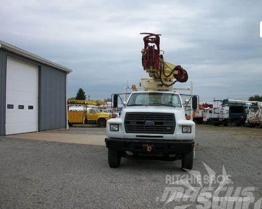 Altec D2050TR 车载式高空作业车